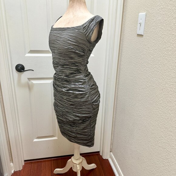 Jeanne Alexander Women's Ruched Crinkle Midi Dress Size 12 Metallic Silver - Picture 8 of 16
